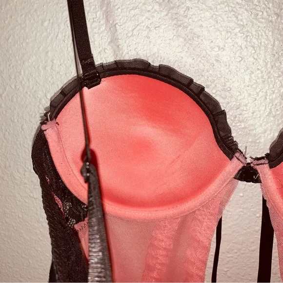 Lingerie set Sz M coral black accents lace trim reversible straps push-up bra